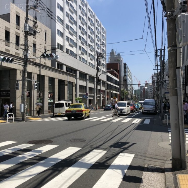 レキシントン青山ビル ビル前面道路
