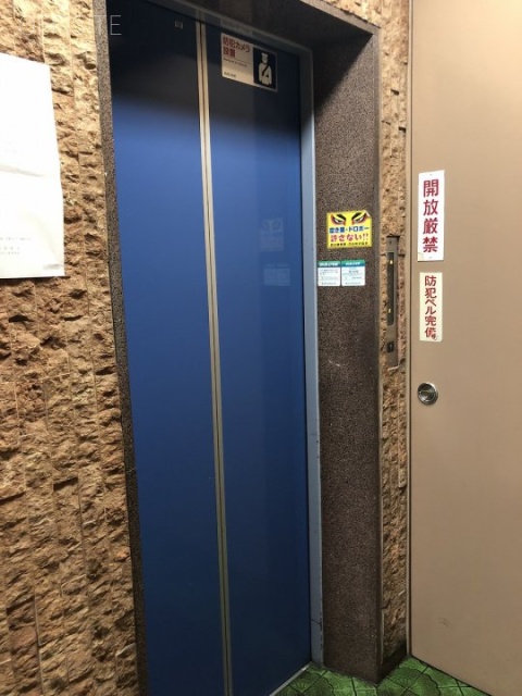 三井ビル エレベーター