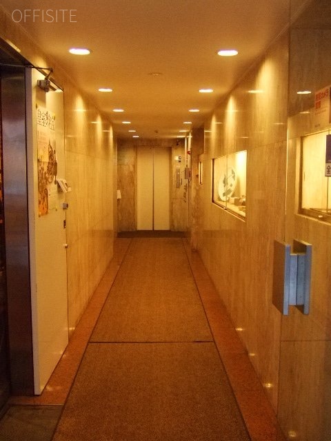 国土施設ビル エントランス