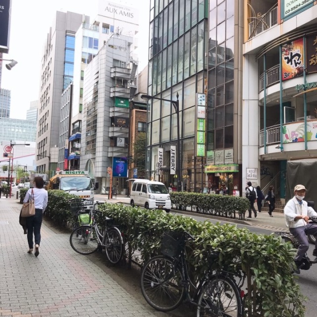 銀座201ビル ビル前面道路