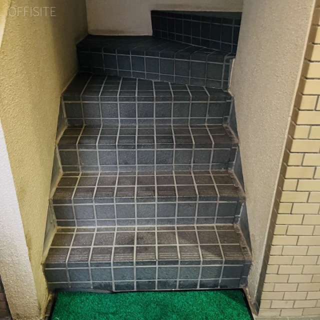 長塚ビル エントランス