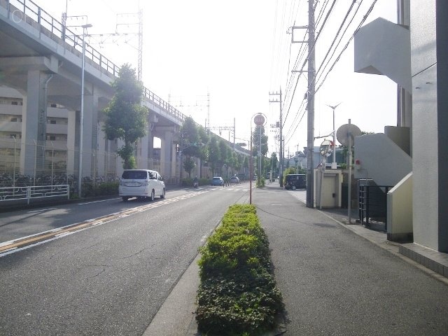 高秀(こうしゅう)ビル ビル前面道路