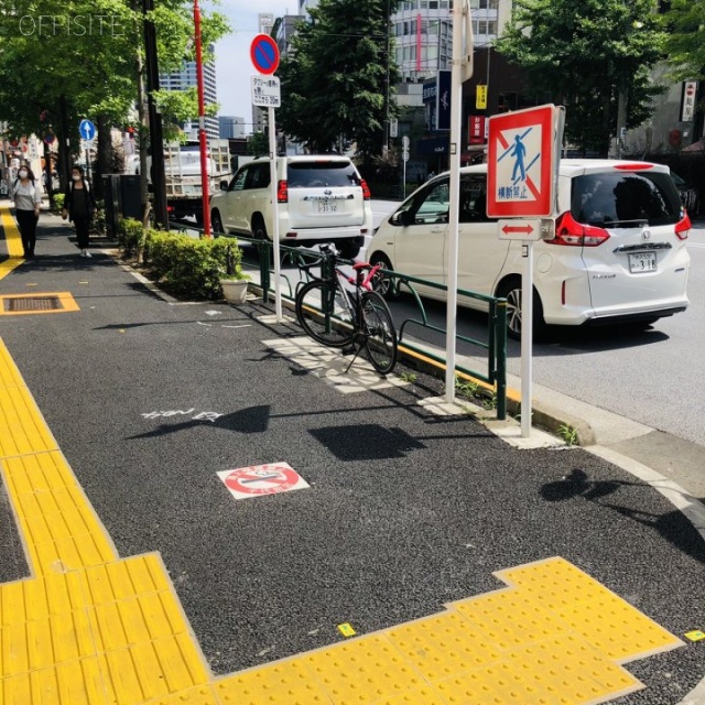 ミツワ神保町ビル ビル前面道路