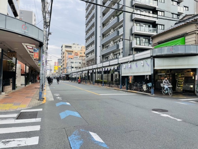 ディアハイム浅草　前面に千束通り