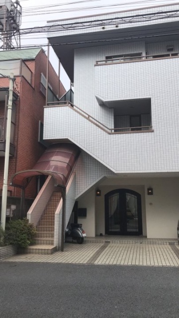 程塚ビル 外観