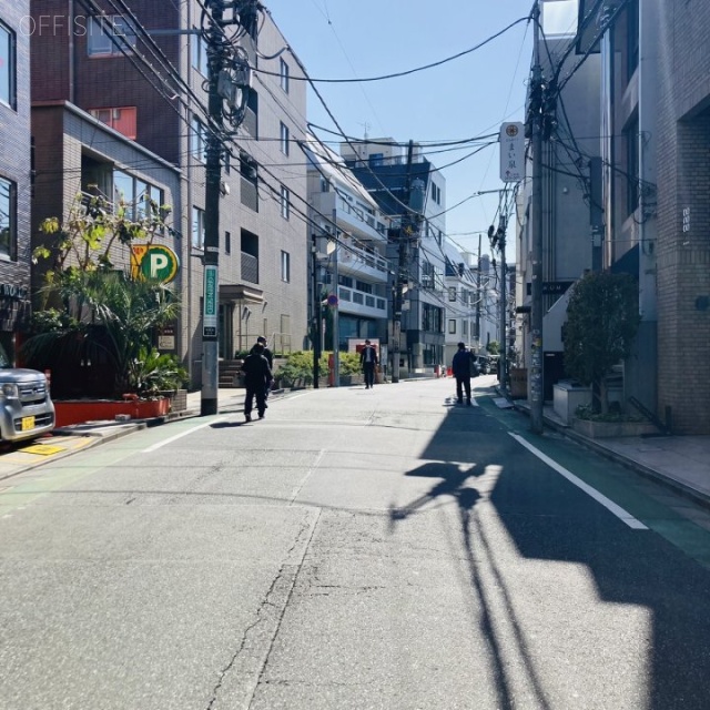 神宮前エーアイビル 前面道路