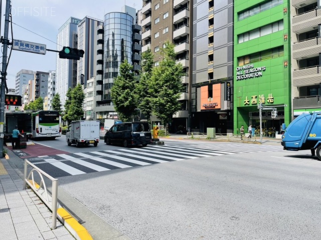 浅草橋金子ビル　前面に江戸通り