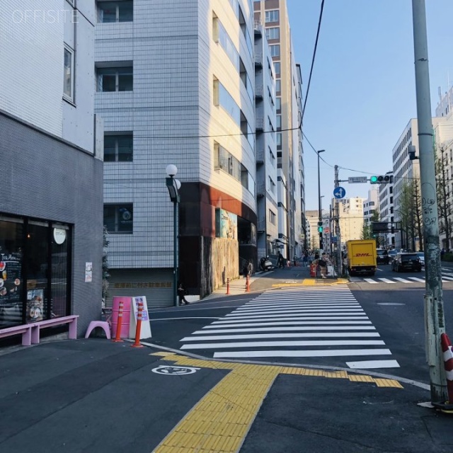 第16スカイビル　前面道路