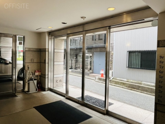 UETAKEビル　エントランス