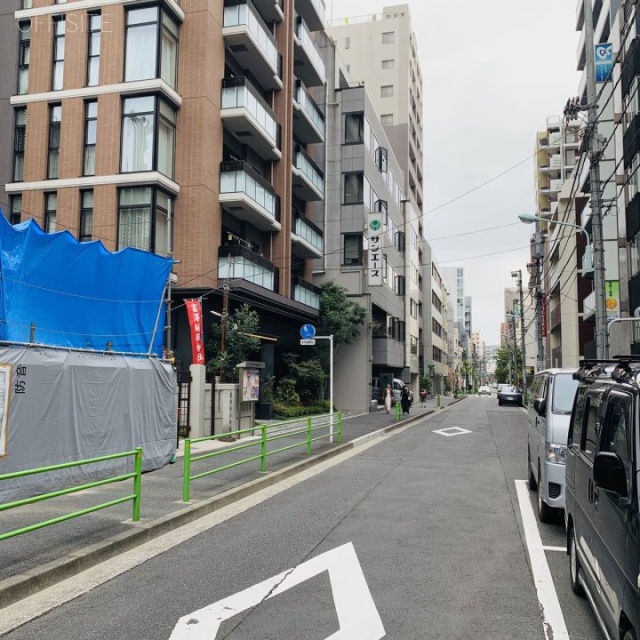 RENOBLE NINGYOCHO ビル前面道路