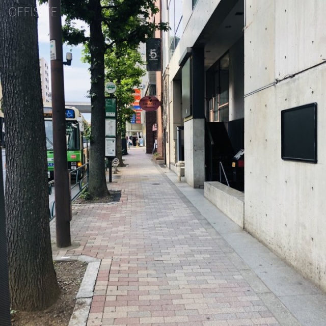 KHK西麻布ビル　ビル前面道路