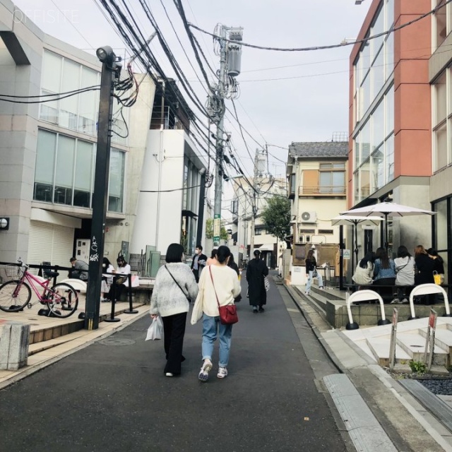 Mビル神宮前Ⅰ ビル前面道路