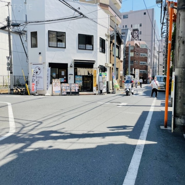 大高ビル ビル前面道路