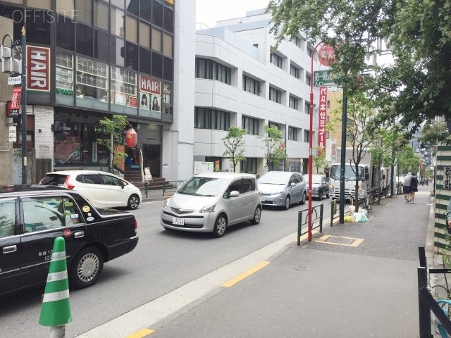 YKビル ビル前面道路