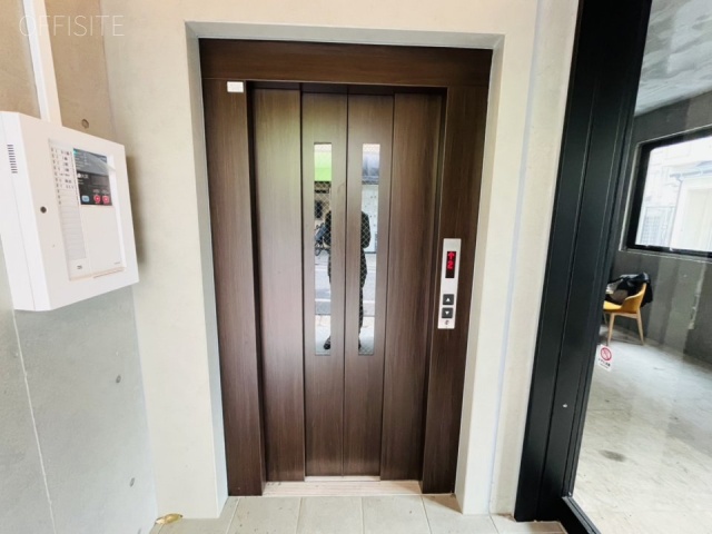 Root Building エントランス