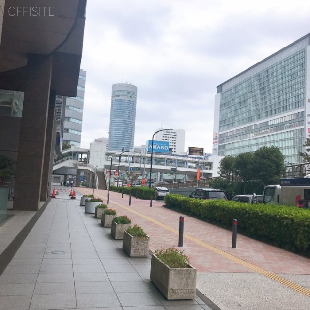 新横浜フジビューホテル ビル前面道路