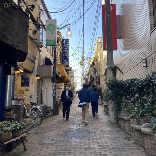 中野南口駅前ビル ビル前面道路