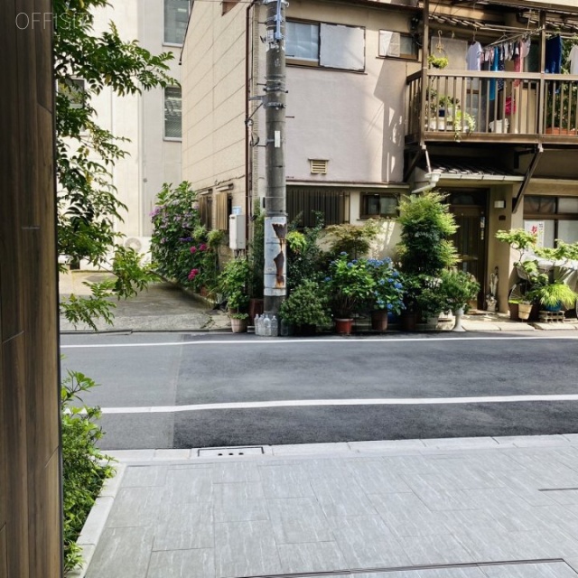 東京菓子協会ビル ビル前面道路