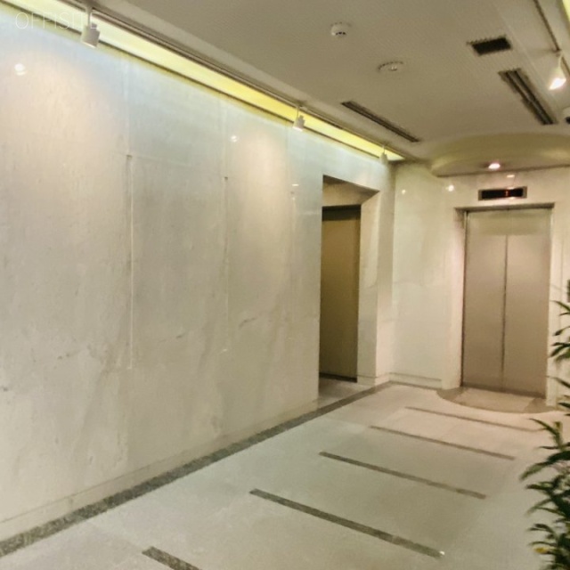 神保町スリービル　エントランス