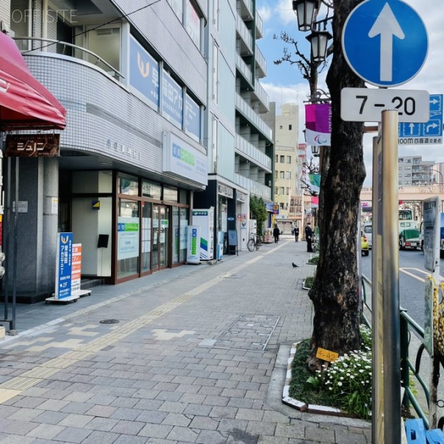 東神荻窪ビル ビル前面道路