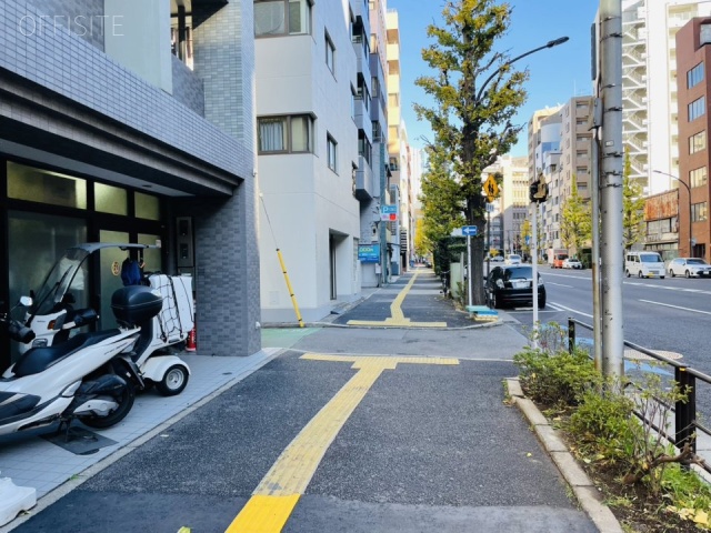 サンブライト本郷 前面道路