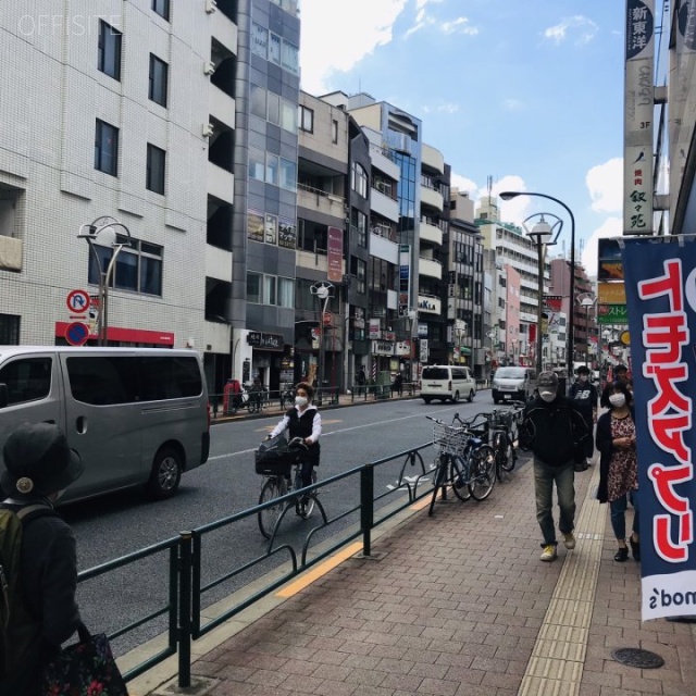 高田馬場OCビル ビル前面道路