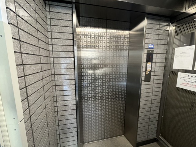 メビュウス高島ビル　エントランス