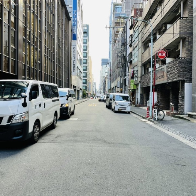 新光ビルディング兜 2階 40.62坪　ビル前面道路