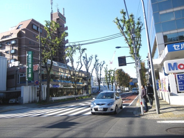 ドエル仙川 ビル前面道路