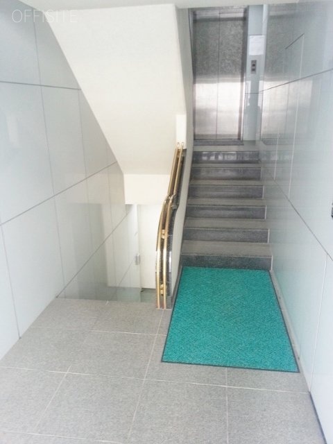 滝ビル 階段