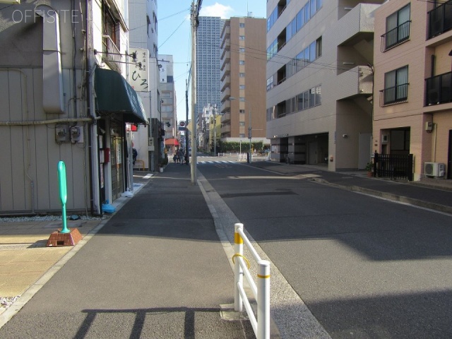 マガザン月島ビル ビル前面道路