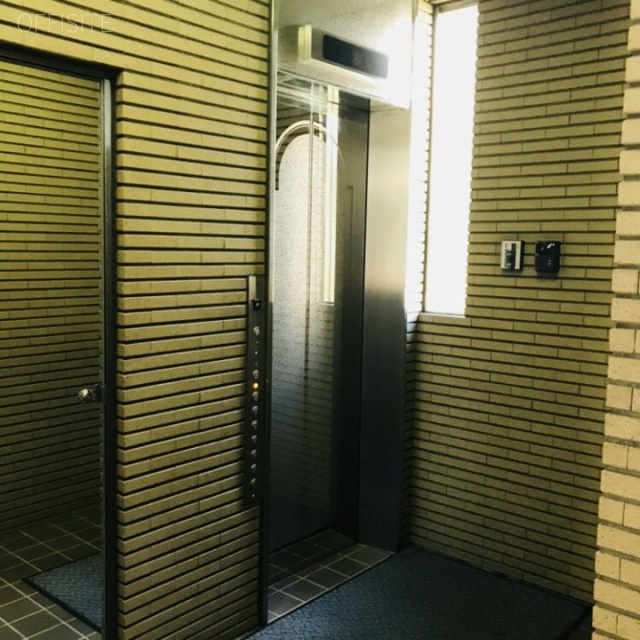 百百代ビル エレベーター