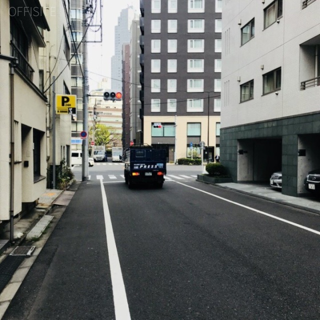 須山ビル ビル前面道路