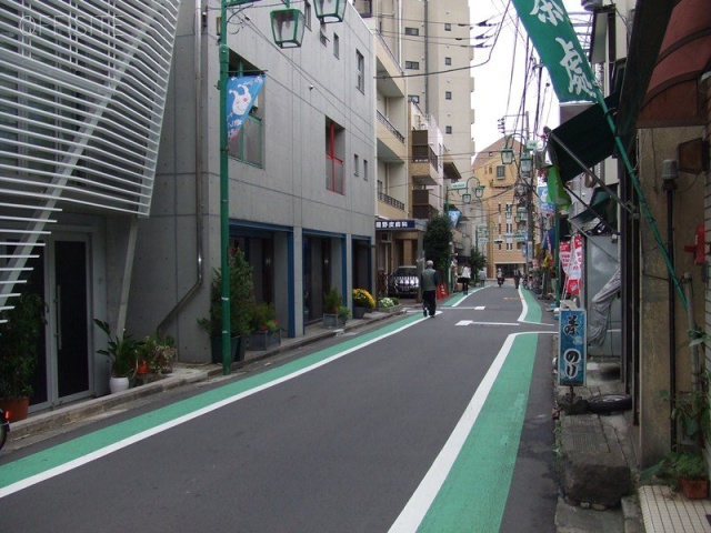 COMFORT上原(コンフォート上原) ビル前面道路