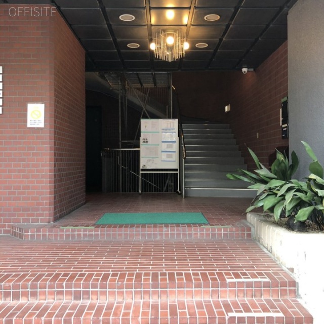 ストーク新宿ビル(ハローオフィス西新宿) 1階【A6】 2.08坪　エントランス