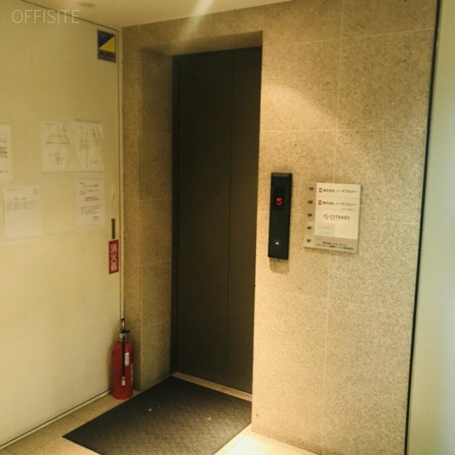 スマイリービル エレベーター