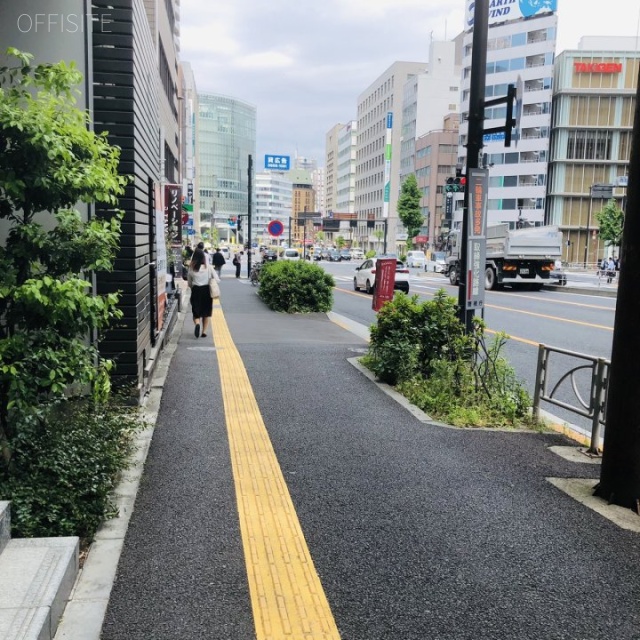 SGテラス 前面歩道