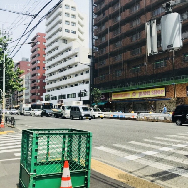 エスビル 前面は山手通り