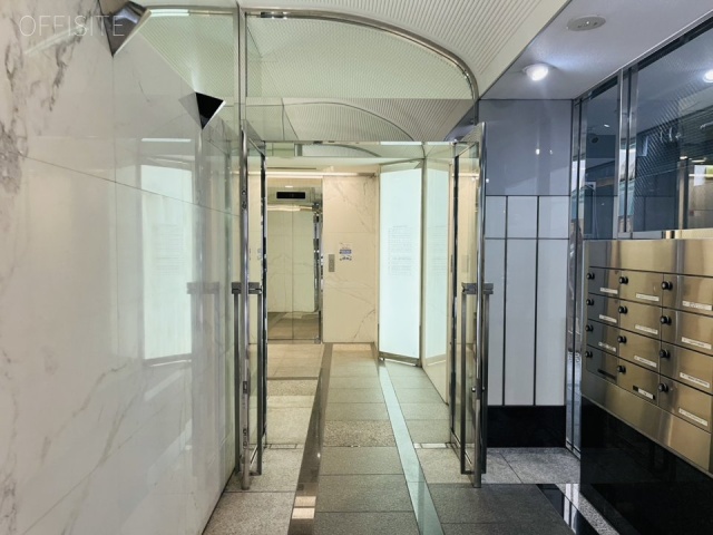 s第32荒井(九段南センター)ビル　エントランス