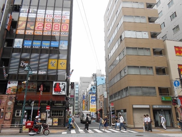 市原ビル ビル前面道路