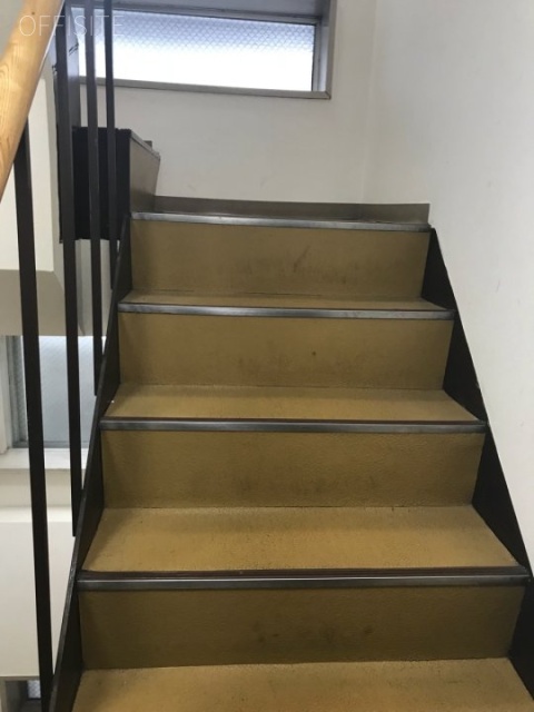 堀越ビル 階段