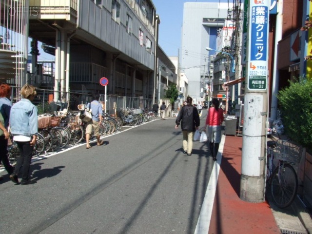 タケトモビル ビル前面道路