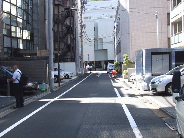 九段富士川ビル ビル前面道路