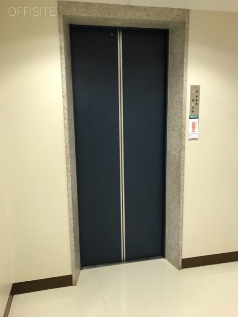 大信秋山ビル エレベーター