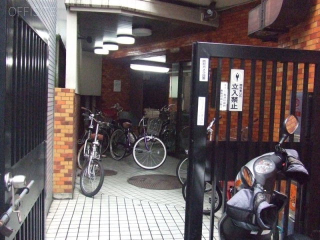 新宿オリンピックマンション 駐輪スペース