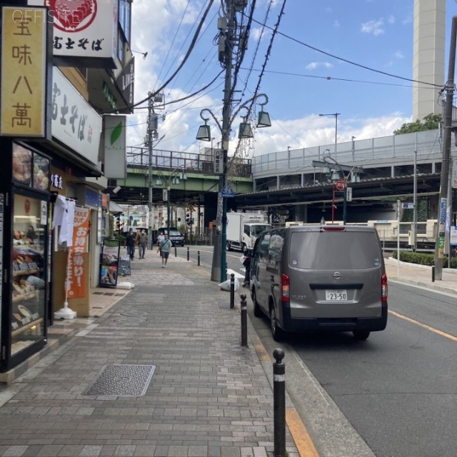 ラ・ツール・ド・ル・パン ビル前面道路