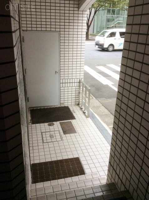 矢村ビル エントランス