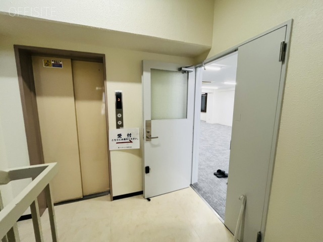 芝関野ビル エントランス