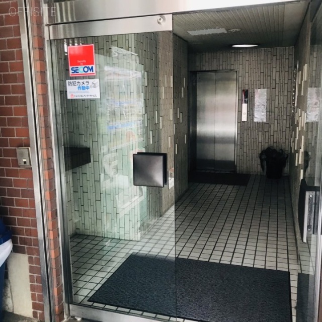 アクセス西新宿ビル エントランス