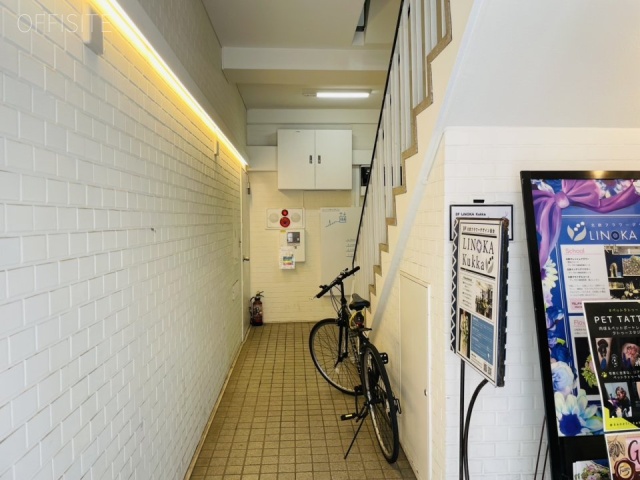 足立総業ビル　エントランス